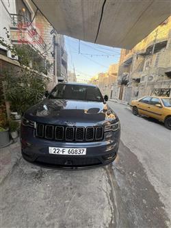 جیپ گراند شیرۆکی